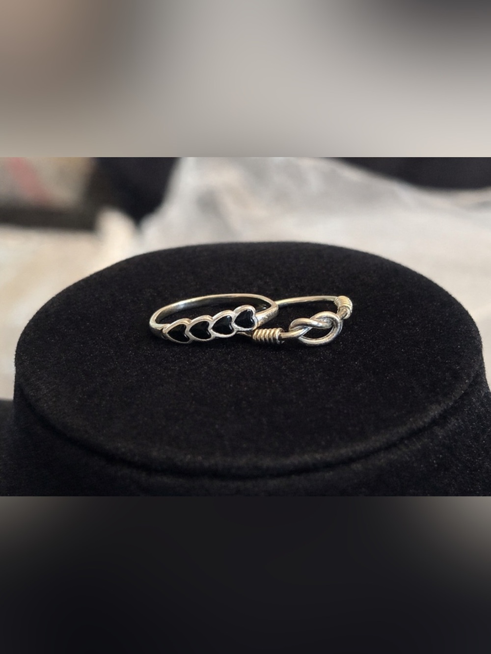 Pair of 925 Sterling Silver Pinky Rings – Lover’s Knot & Black Enamel Hearts - Picture 6 of 6